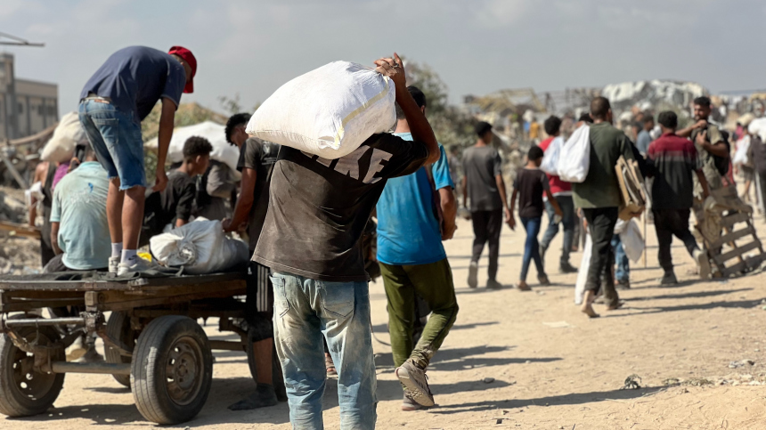 ЦАХАЛ сообщил о сбросе 136 поддонов гуманитарной помощи в сектор Газа