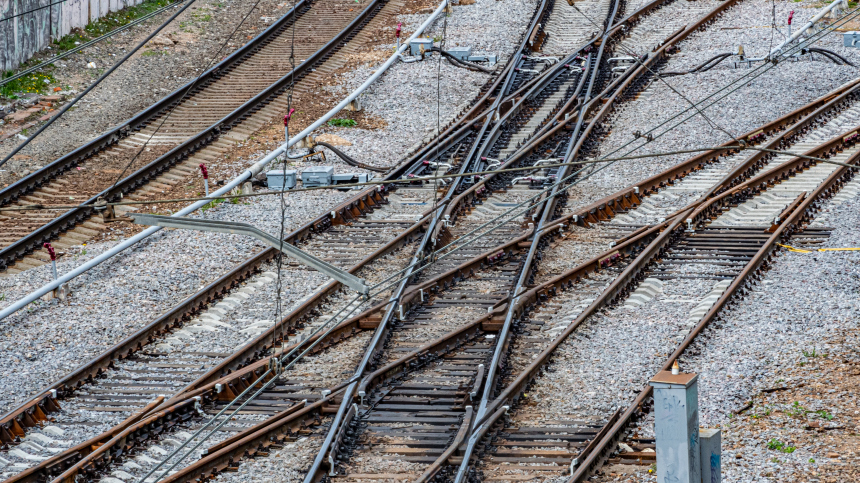 Из-за падения БПЛА приостановлено движение поездов в Волгограде