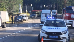 СК: водитель автобуса в Ленобласти проехал на красный свет и выехал на переезд