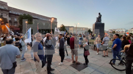 Митингующие в Сербии требуют отставки президента Вучича