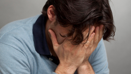 Здоровье глаз и души: почему вредно сдерживать слезы