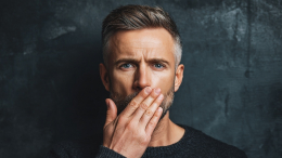 Не только эстетическая проблема: врач навал шесть основных причин неприятного запаха изо рта