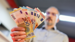 Слезьте с нашей шеи: в Европе все больше недовольны украинскими беженцами