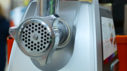 Электромясорубка раздробила руку трехлетней девочке в Ингушетии