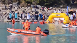 С гимном и флагом: российская сборная блистает на Кубке мира по зимнему плаванию