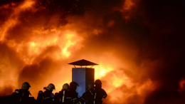 В жилом доме в Ростове-на-Дону произошли взрыв и пожар из-за атаки БПЛА