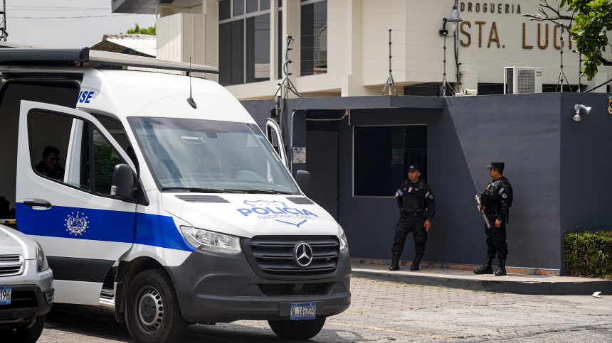 Брат мэра города Санта-Лусия в Эквадоре убит в результате стрельбы в местном клубе