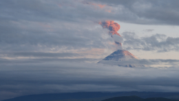 Вулкан Ключевской выбросил пепел на высоту 12 километров