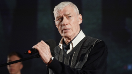 Актера Бориса Щербакова госпитализировали с переломом шейки бедра