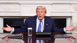 Трамп решил отложить повышение пошлин на импорт из КНР