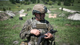 Бойцы ВС РФ подняли флаг над поселком Зеленый Гай в Харьковской области