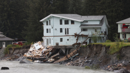 Жителей Джуно на Аляске эвакуируют из-за угрозы ледникового паводка