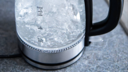 Повторное кипячение воды: как это влияет на здоровье и вкус