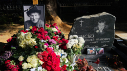 Ивана Краско похоронили рядом с сыном в Петербурге