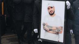 Во весь рост: бывшая жена Паши Техника показала проект памятника рэперу