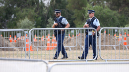 Бездомный убил беременную женщину и насадил голову ее партнера на кол