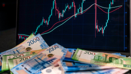 Эксперты предсказали позиции рубля после встречи Путина и Трампа на Аляске