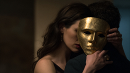 «Красные флаги»: как брачные аферисты и альфонсы обманывают женщин