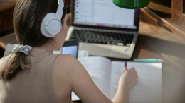 Участников экскурсии по выставке «Цифровые технологии Москвы» ждет дата-детектив