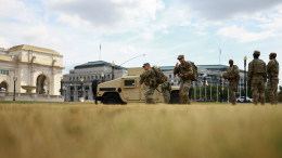 Трамп ввел нацгвардию в Вашингтон накануне встречи на Аляске