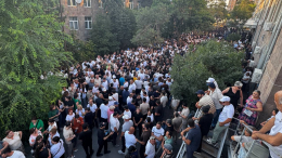 Суд в Ереване продлил арест Самвела Карапетяна