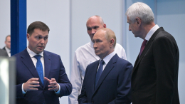 Путин посетил первое в РФ предприятие по производству капсул Омега-3