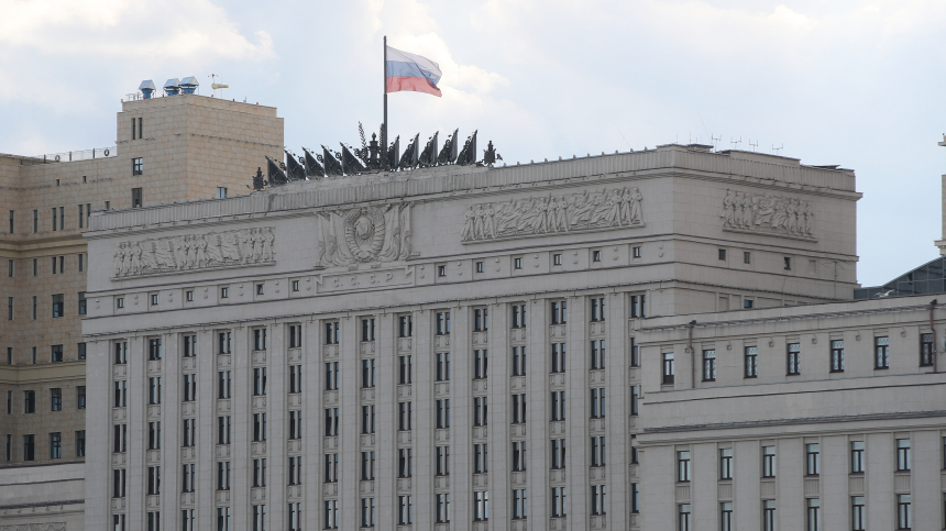 Минобороны РФ назвало провокацией информацию об ударе России по рынку в Сумах