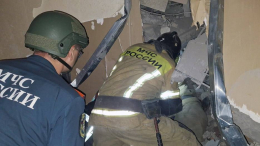 Девушку спасли из-под завалов после удара ВСУ по жилому дому в Донецке