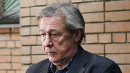 Михаила Ефремова заметили на Новодевичьем кладбище