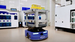 Собянин: в Москве разработали и запустили логистического лабораторного робота