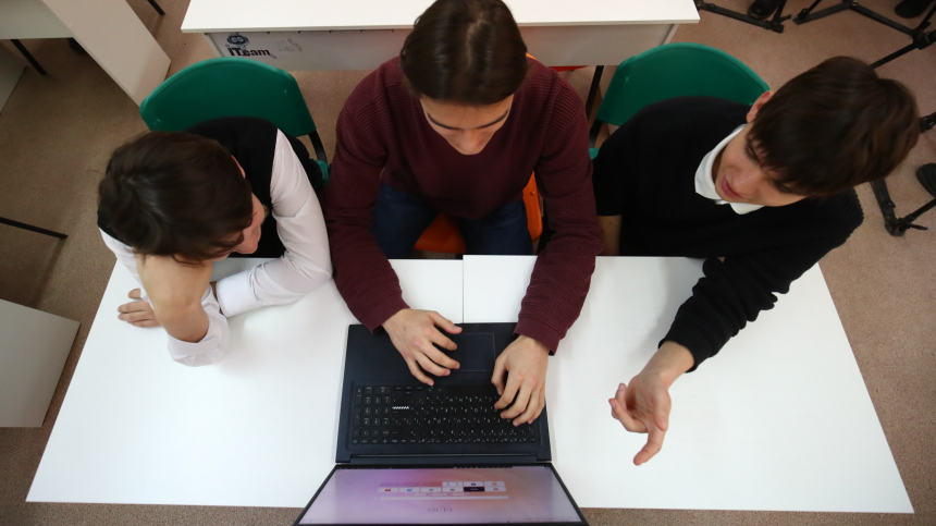 Собянин: детям участников СВО доступно более 170 специальностей для стажировки