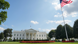 Экс-премьер Украины Азаров: визит Зеленского в Белый дом не изменит ситуацию