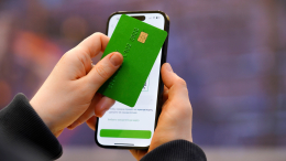 Подросткам могут ограничить траты по картам