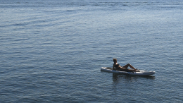 Спящая красавица: усольчанка переплыла Ангару на сапборде во сне