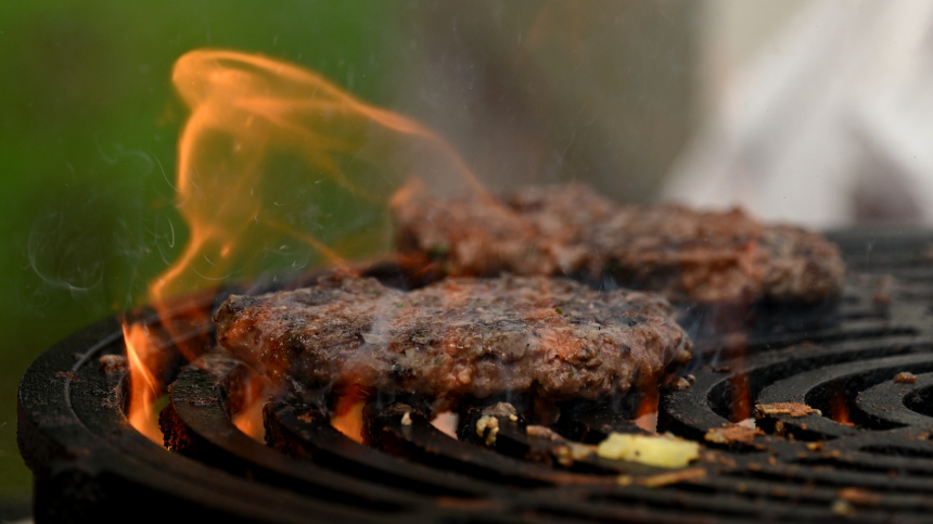 Сильнейший удар: почему мясо нельзя исключать из рациона