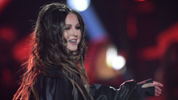 «Благодарна за все»: певица Нюша призналась в любви со сцены