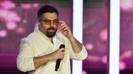 Певец Алексей Чумаков перенес срочную пятичасовую операцию на позвоночнике