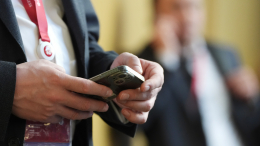 Шпионаж и мошенничество: как зарубежные мессенджеры запятнали свою репутацию в РФ