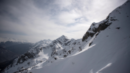 Российскую альпинистку неделю не могут эвакуировать с пика Победы в Киргизии