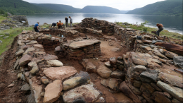 В Норвегии обнаружили природный архив с останками белых медведей