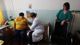 С сентября Минздрав делегирует полномочия врачей фельдшерам и акушерам