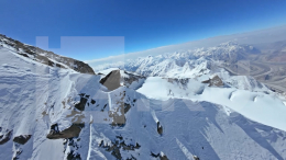 Опубликованы кадры с застрявшей на пике Победы в Киргизии российской альпинисткой
