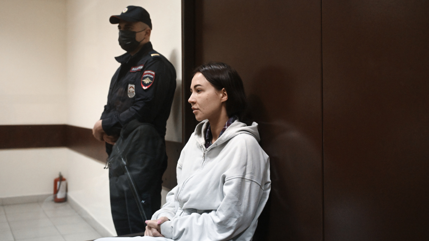 Блогеру Лерчек продлили домашний арест до 28 сентября