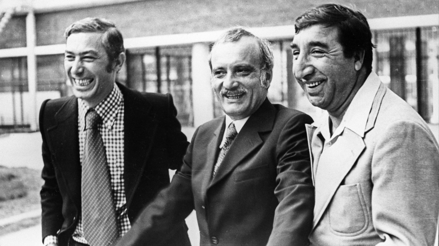 Случайный пес и детское прозвище в титрах: забавные факты о «Мимино» и других фильмах Георгия Данелии