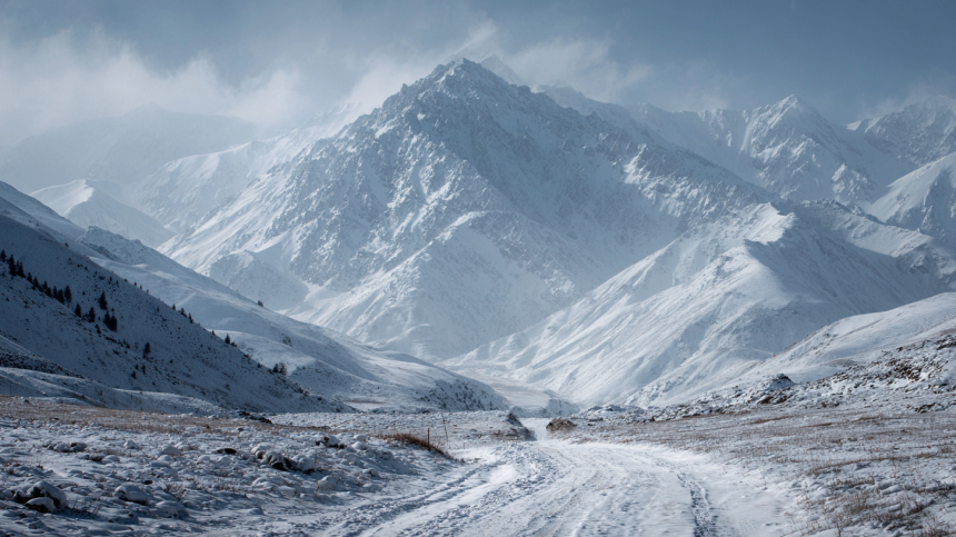 Альпинисты прекратили операцию по спасению россиянки Наговициной в Киргизии