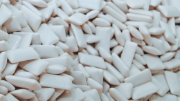 На пользу или нет? Как жевательная резинка влияет на зубы