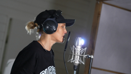 «Самый мощный опыт»: Елена Джая о съемках клипа на песню «Вода» без дайвинг-подготовки