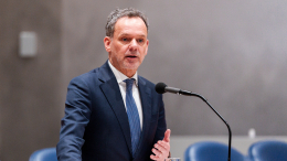 Исполняющий обязанности главы МИД Нидерландов Каспар Велдкамп ушел в отставку