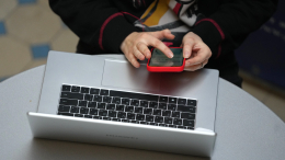 На портале «Наш город» можно сообщить о незаконной рекламе в общественных местах