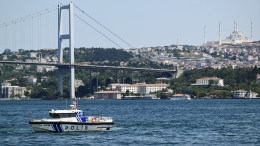 Российский пловец пропал без вести во время заплыва через Босфор